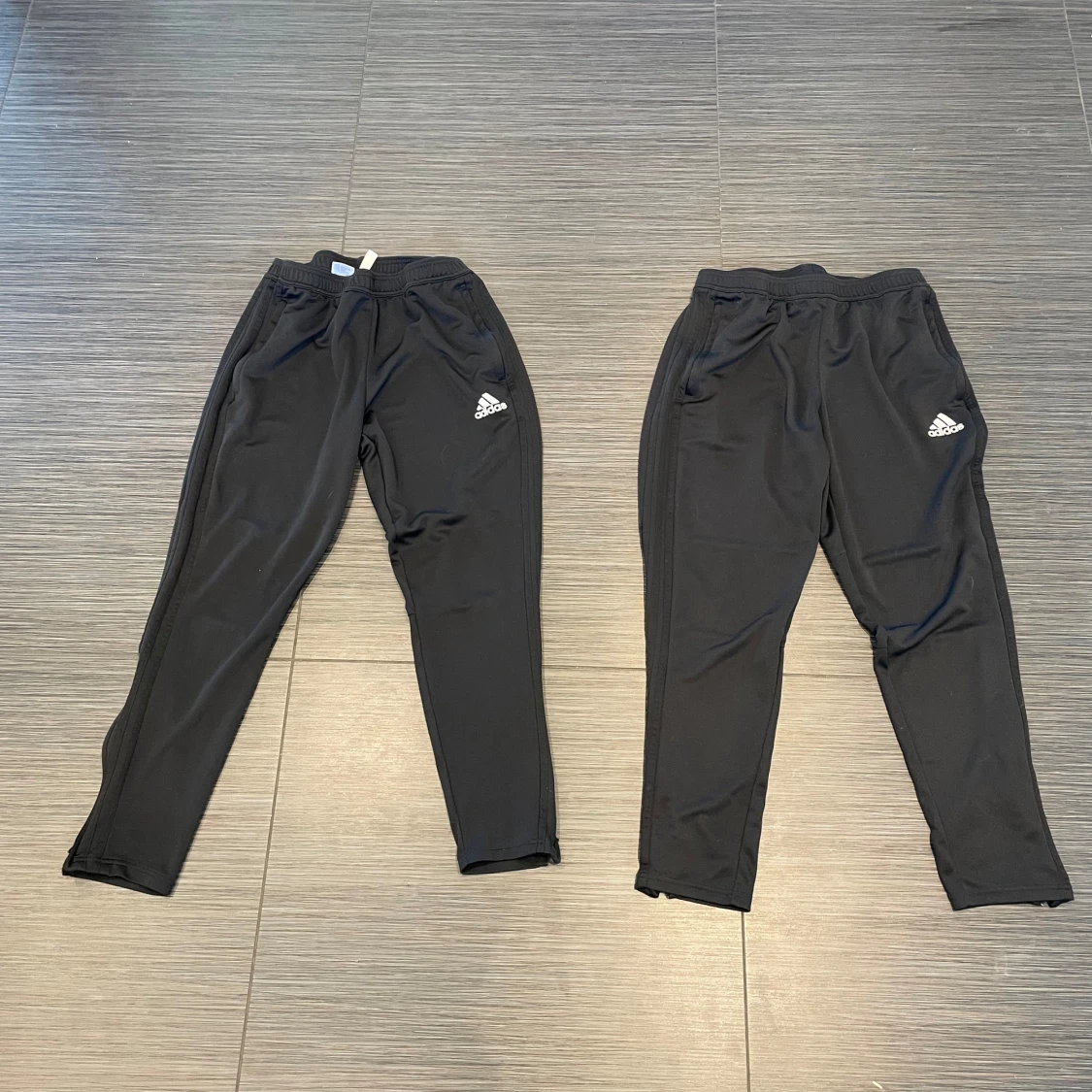 Svarta träningsbyxor från Adidas