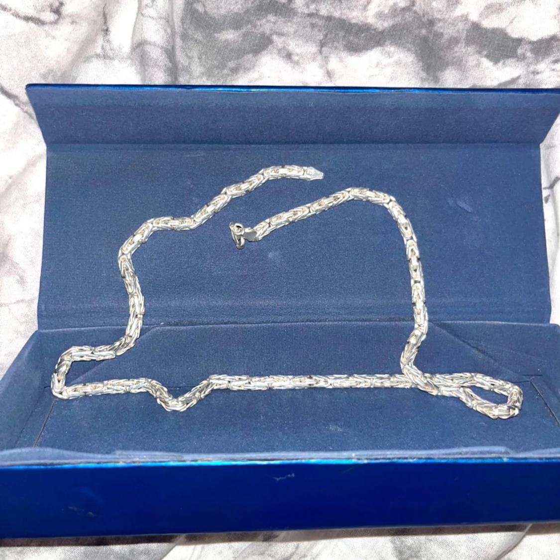 Silverfärgat halsband - 1