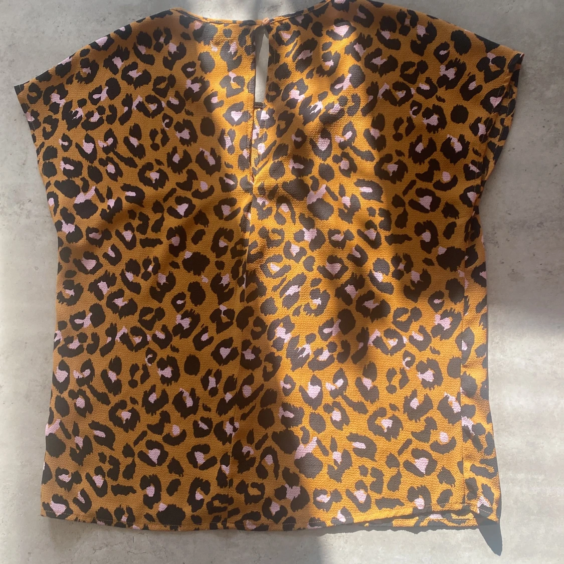 Leopardmönstrad topp från Jacqueline de Yong - 2