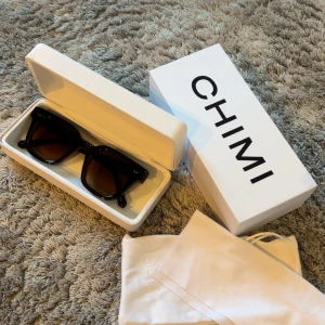 Chimi 04 brun - Chimi modell 04, allt på bilden ingår . Har aldrig kommit till användning och är nya!