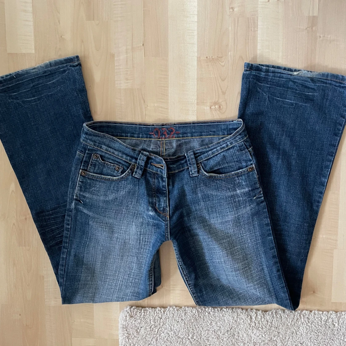 Lågmidjade bootcut jeans - 1