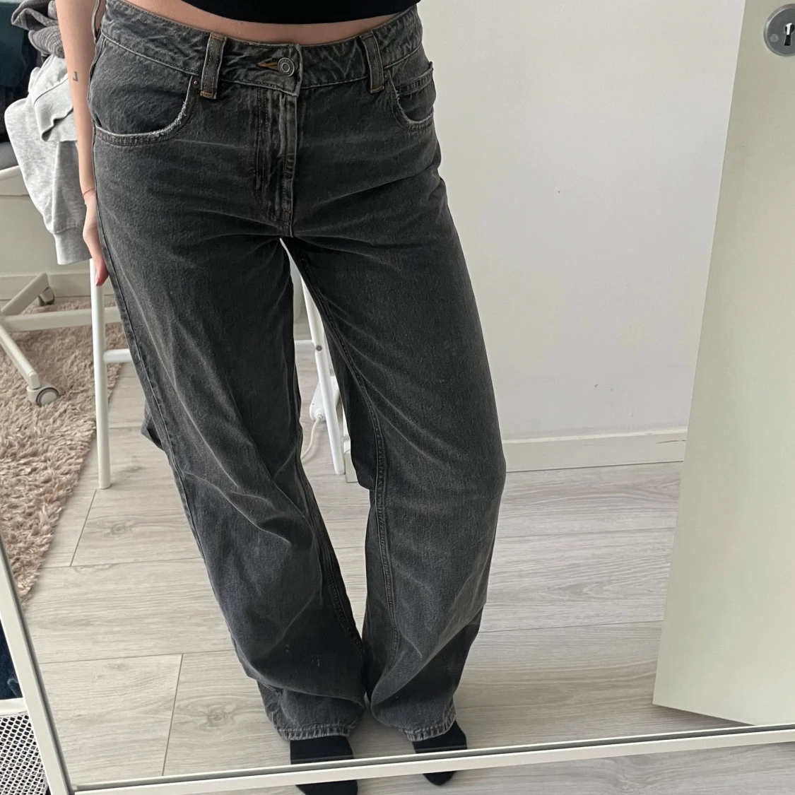 Gråa jeans