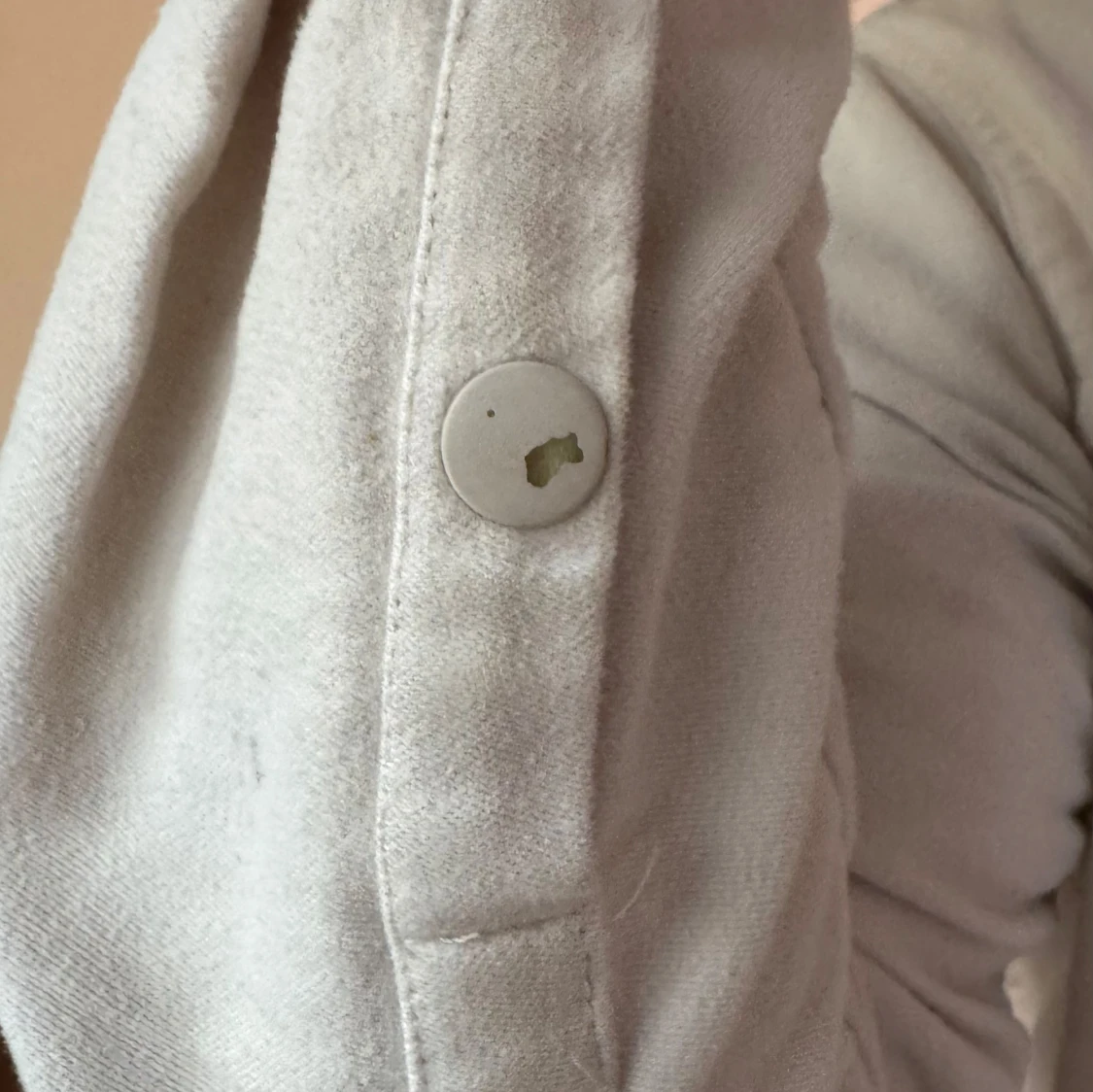 Beige overshirt med knappar - 4