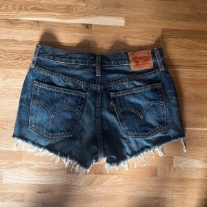 Levis shorts  - Knappt använda levishorts. Storlek S