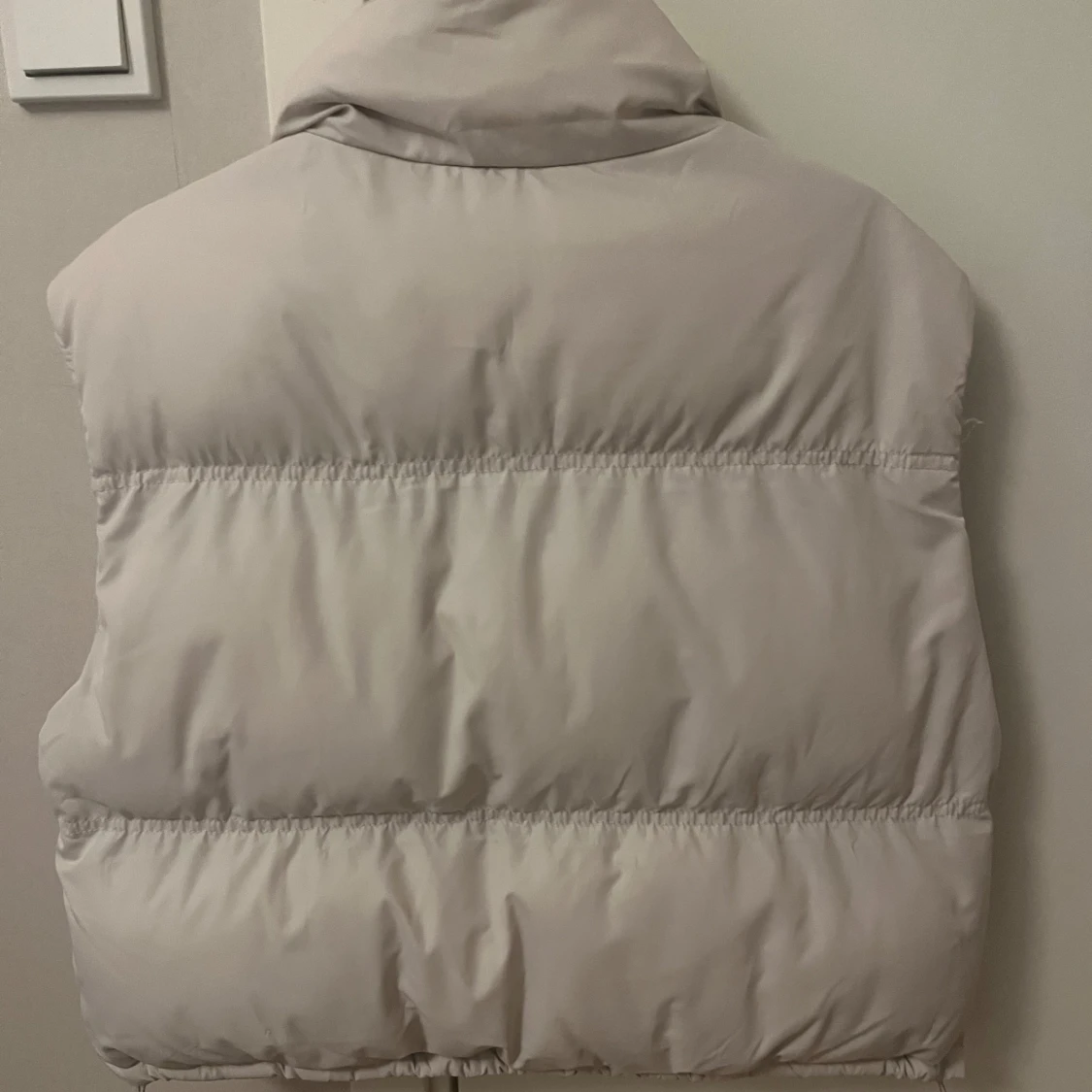 Ljusbeige dunväst  - 1