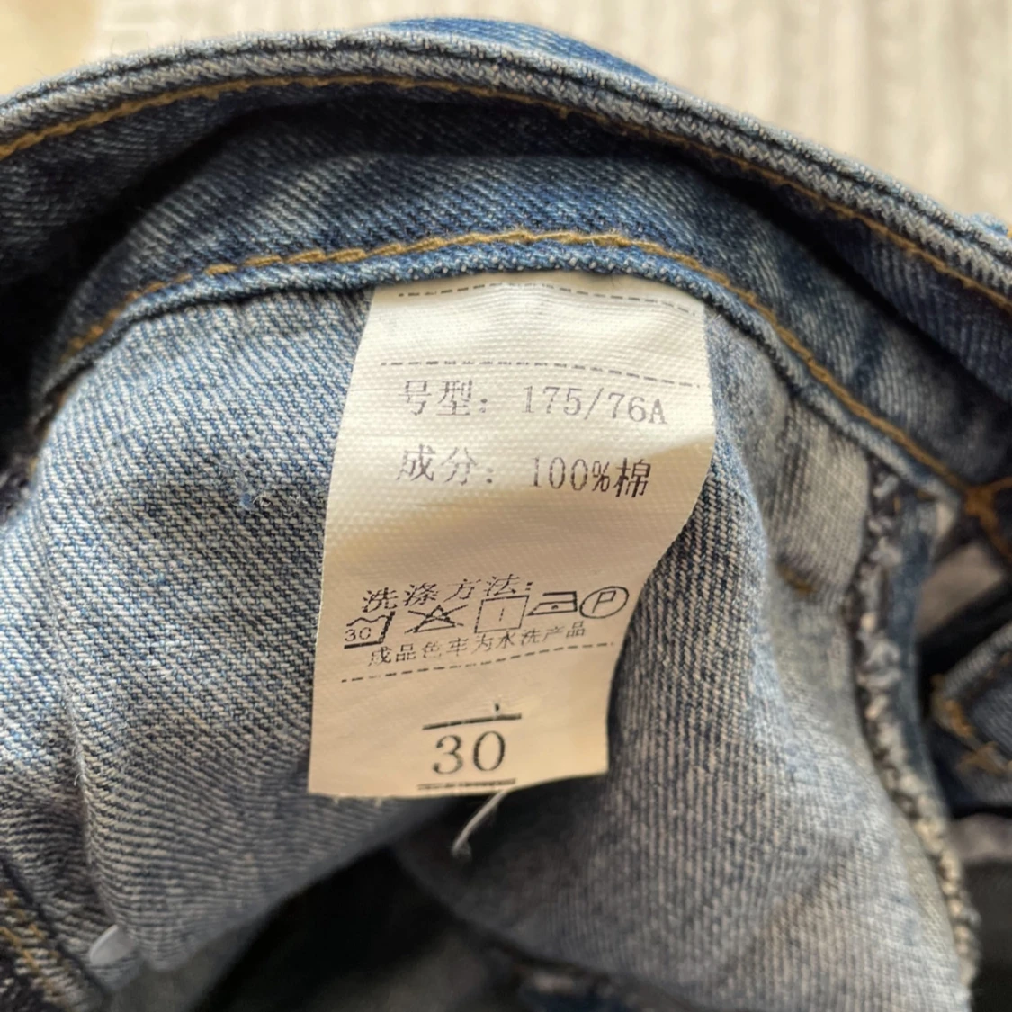 Jeanshorts med pärlor och spetsdetaljer - 4