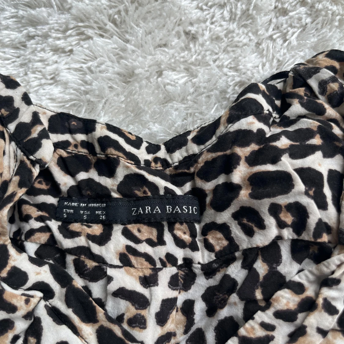 Leopardmönstrad blus från Zara Basic - 2