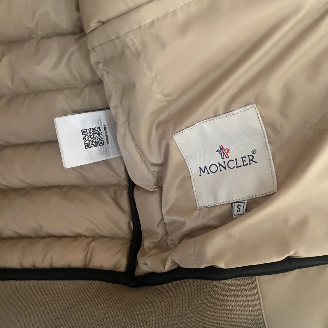 Beige pufferjacka cardigan från Moncler - 4