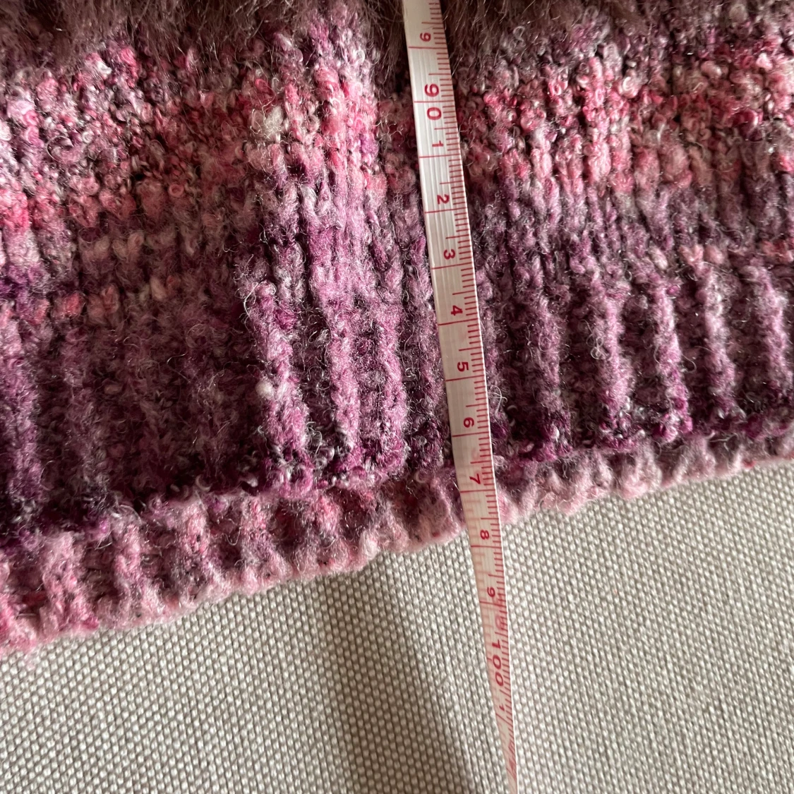 Långkjol i stickat material med lila och rosa ränder - 4