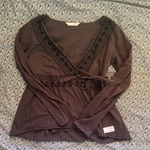 odd molly omlottopp - storleken är 1 vilket motsvarar small!