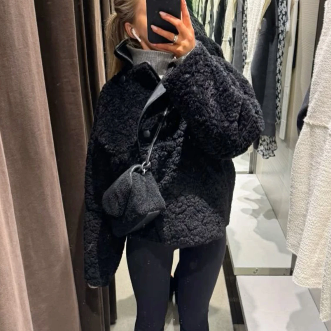 Svart teddyjacka  - 1