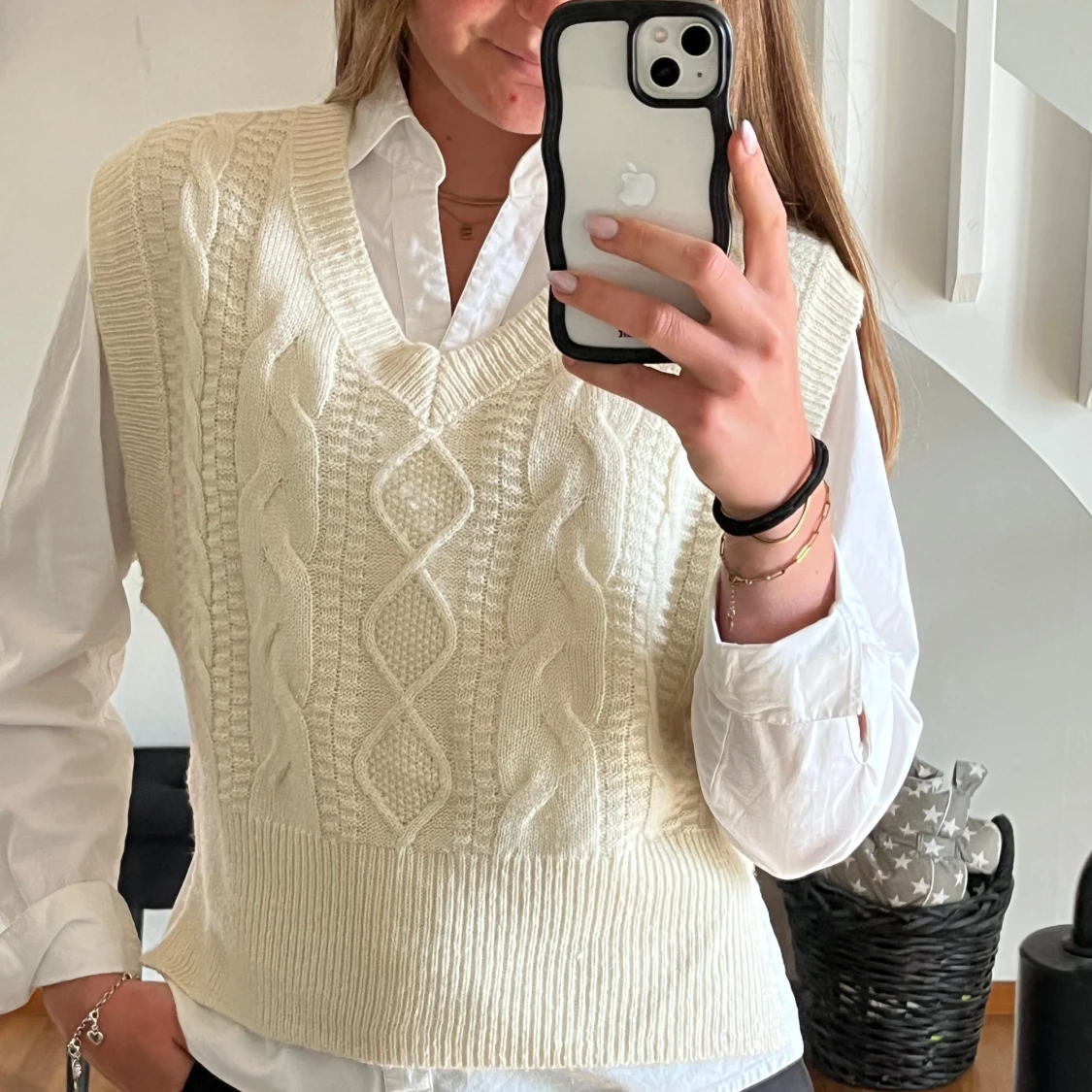 Vit  kabelstickad väst - 1
