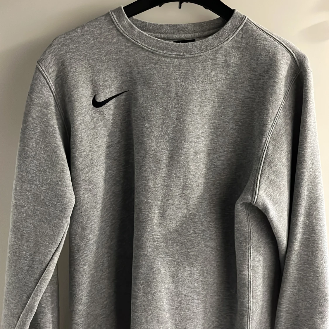Grå sweatshirt från Nike