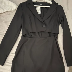 Kostym klänning  - Fin och elegant kostymklänning 