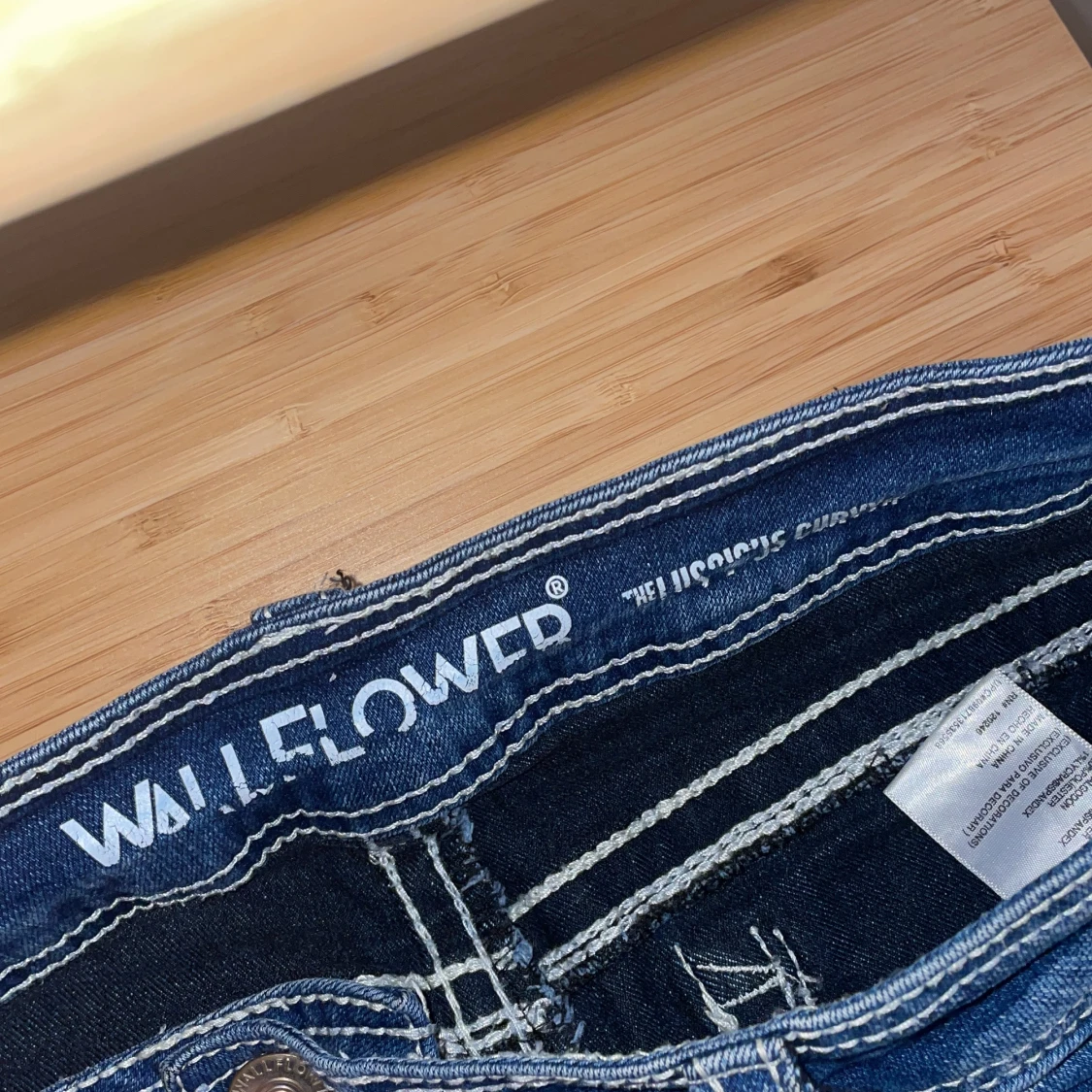 Wallflower blå bootcut jeans med broderi - 3