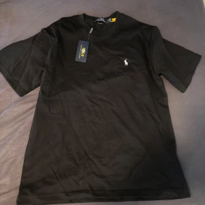 Svart t-shirt från Polo Ralph Lauren - Helt ny 