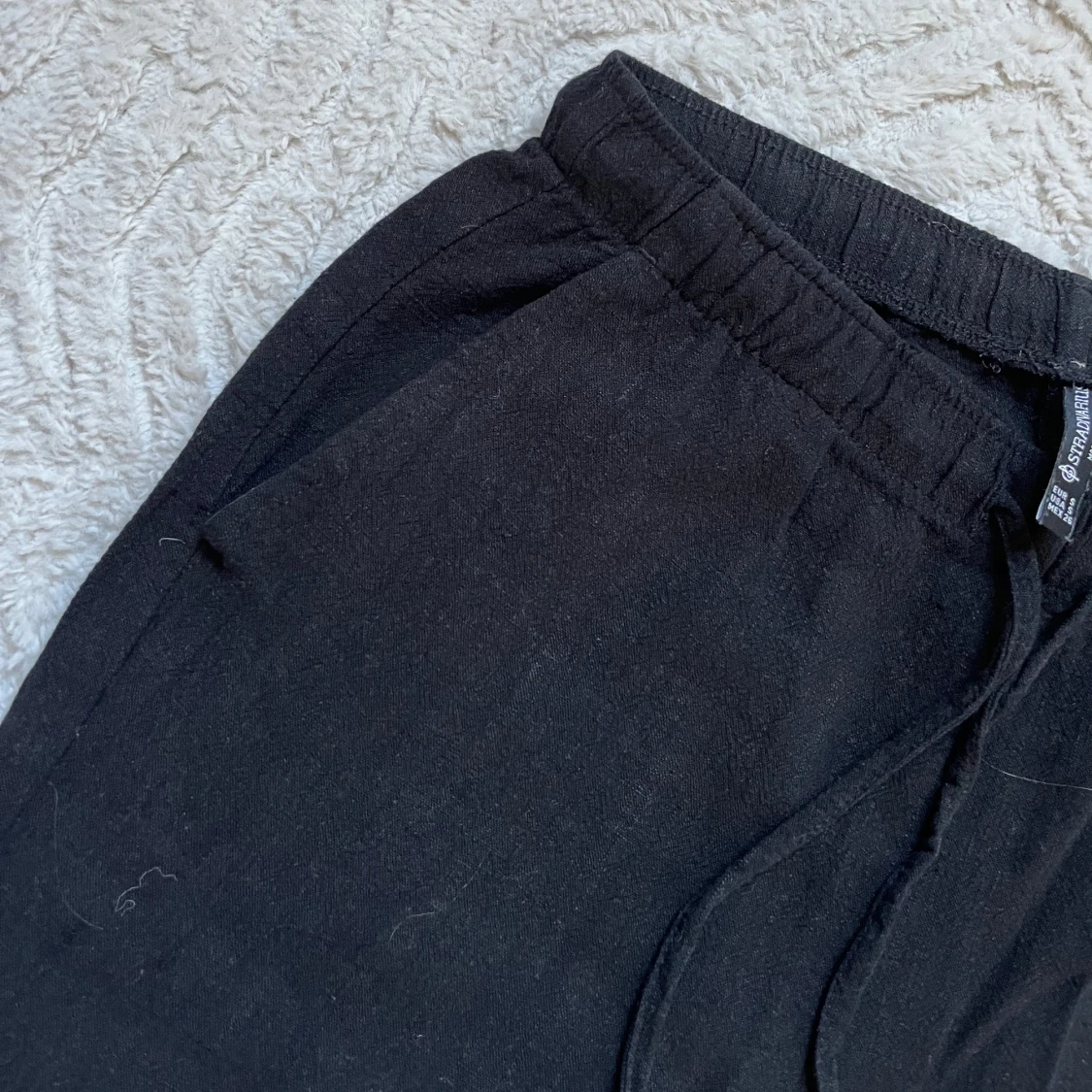 Svarta linnebyxor från Stradivarius - 2