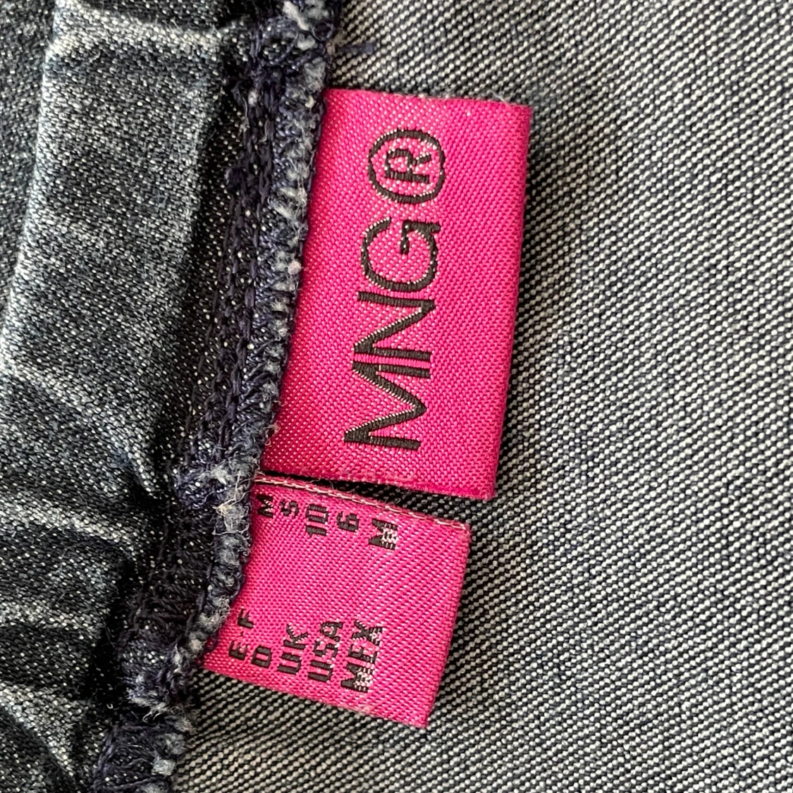 Axelbandslös jeansklänning i blå denim - 4