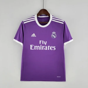 16/17 REAL MADRID  - 16/17 REAL MADRID • Storlek S/M/L • Tryck på ryggen valfritt (max 15 karaktärer) • Frakt 5-17 dagar 🚚 • DM vid köp ✍️