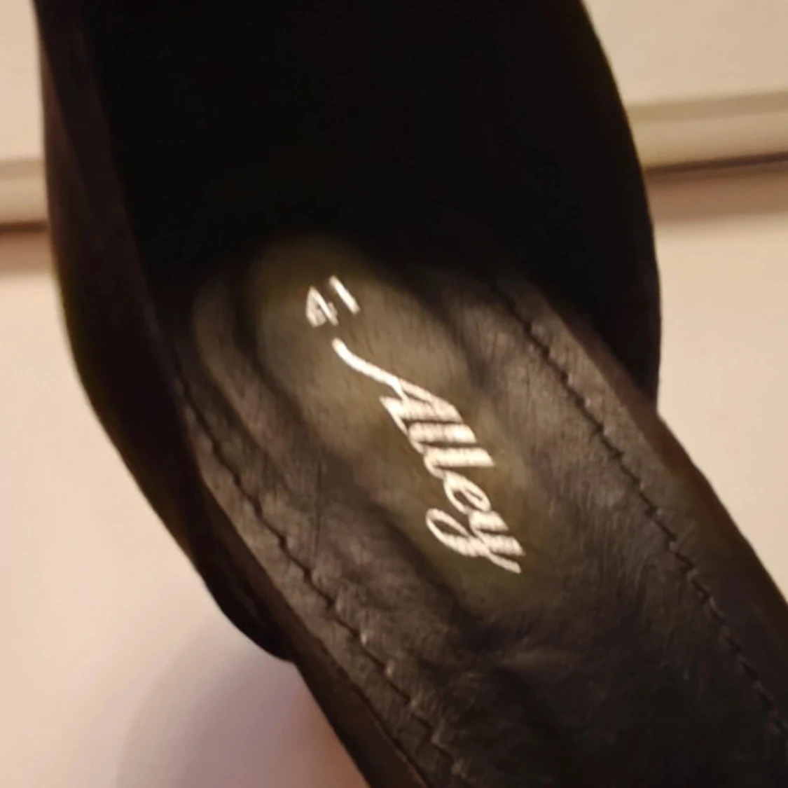 Svarta klackskor - 2