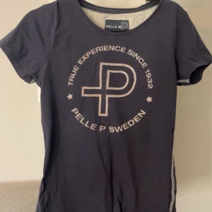  t-shirt  - Kom med bud.    T-shirt från pelle p