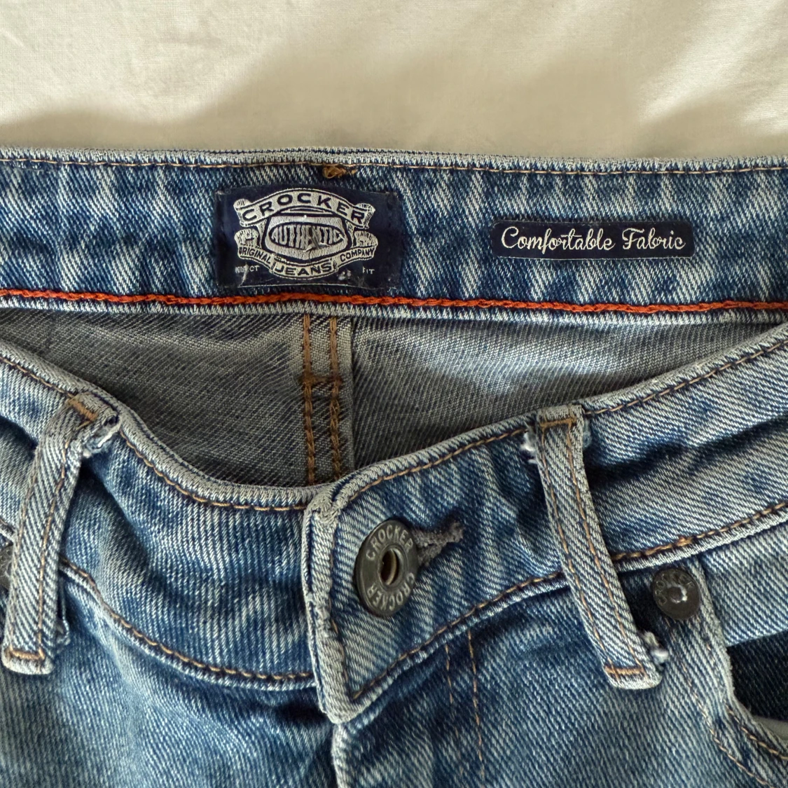 Blå bootcut jeans från Crocker