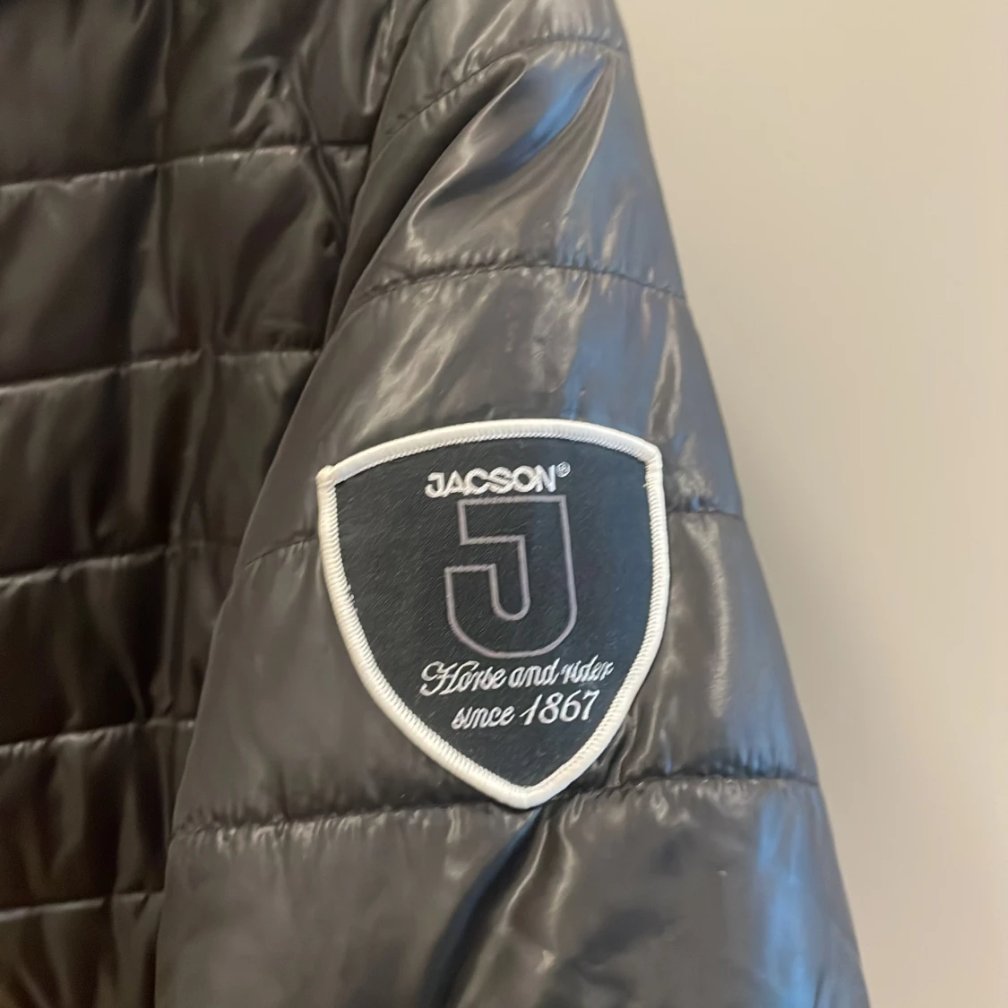 Svart dun rid/stall jacka  Jacson  - 2