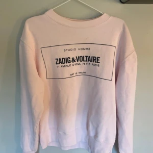 Zadig tröja  - Står ingen storlek men skulle säga M passar S också. Smutsig men går att tvätta💓