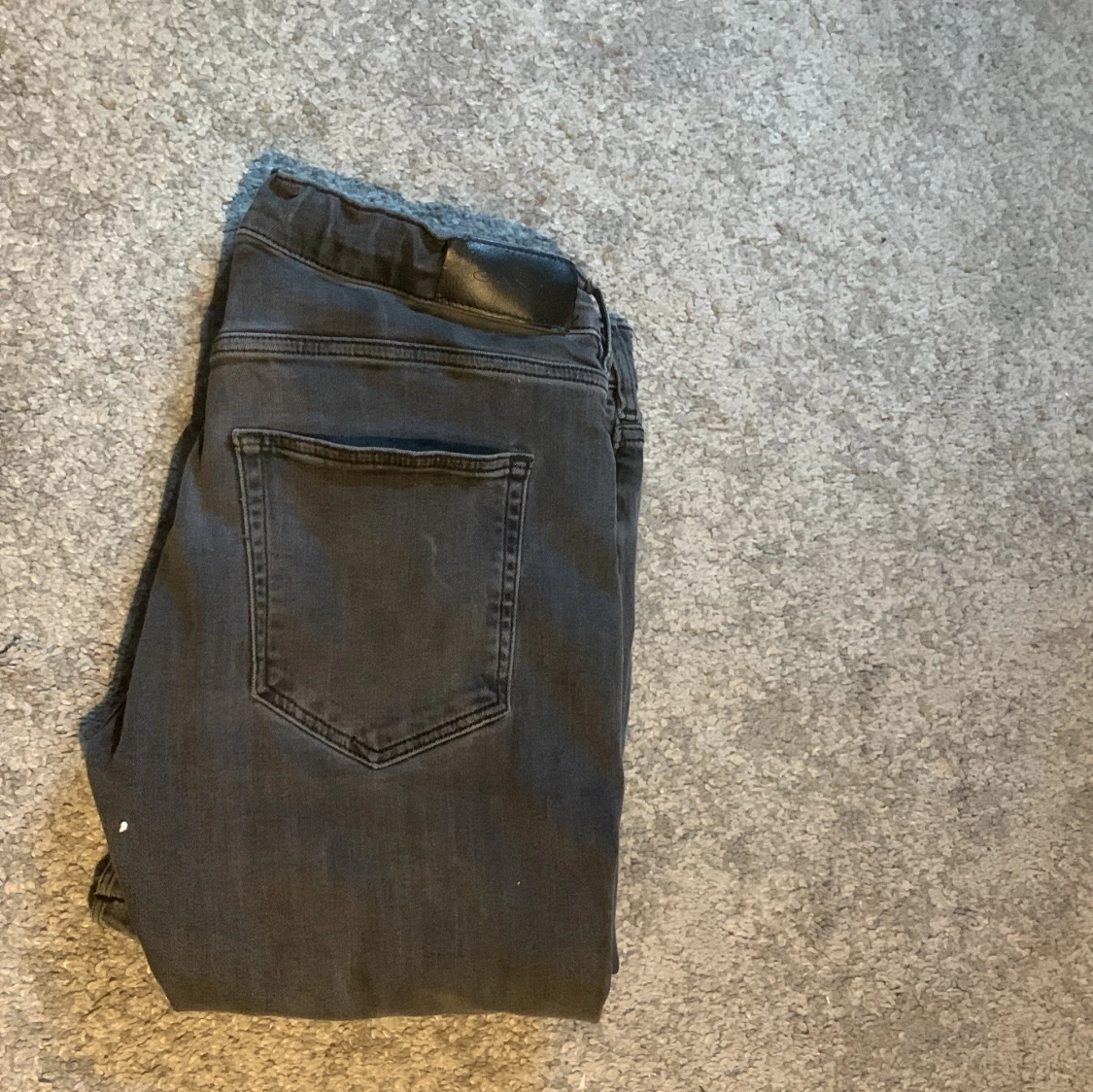Mörkgrå jeans från GANT - 1