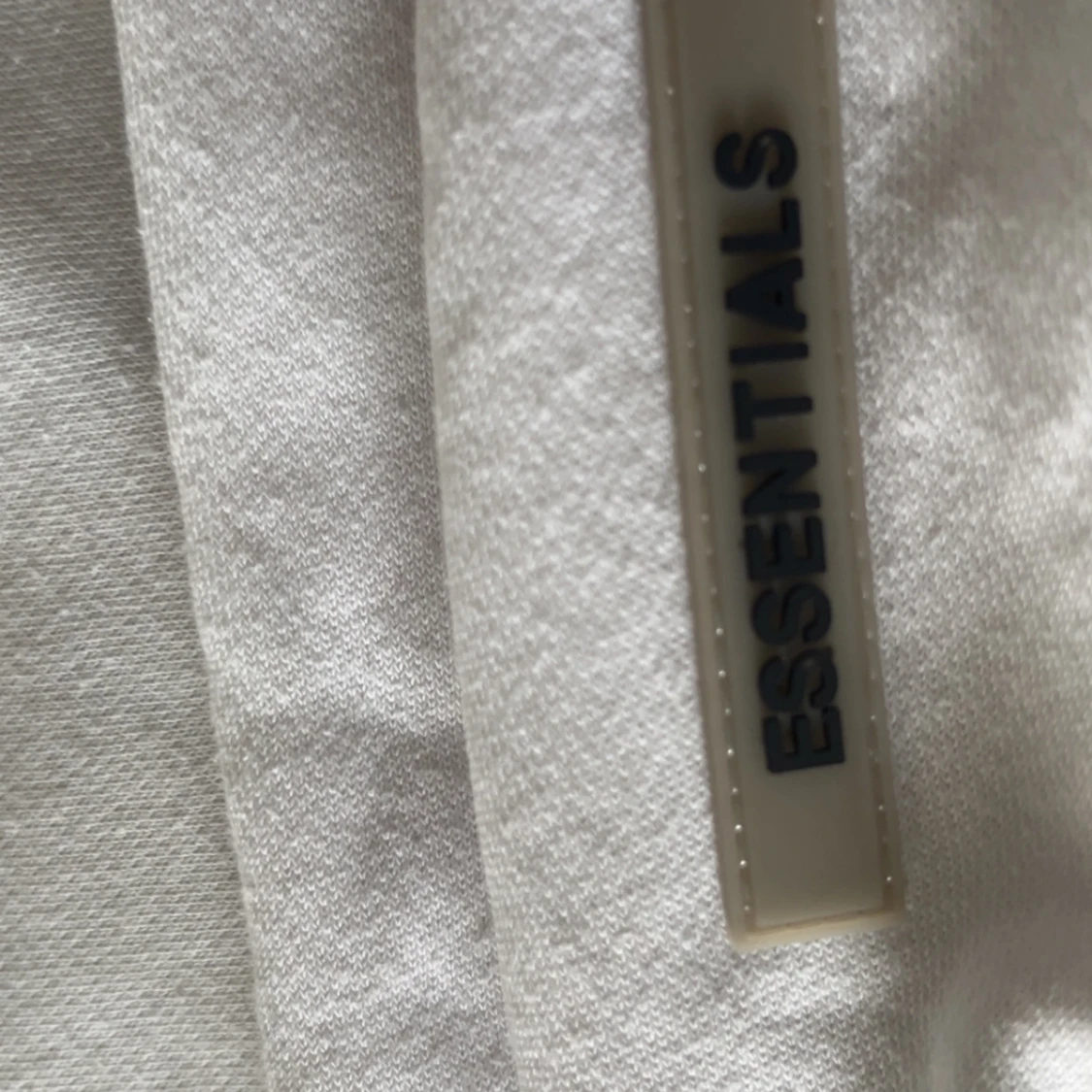 Vit Essentials hoodie från Fear of God - 3