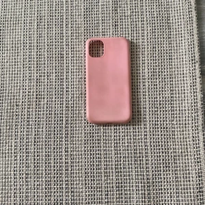 iPhone 11 skal - Rosa skal till iPhone 11 lite slitet med väldigt fint