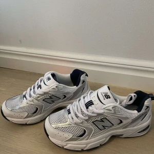 Nya new balance 530  - Säljer mina helt nya och oanvända new balance 530 då jag fick dubbletter i present.🌸