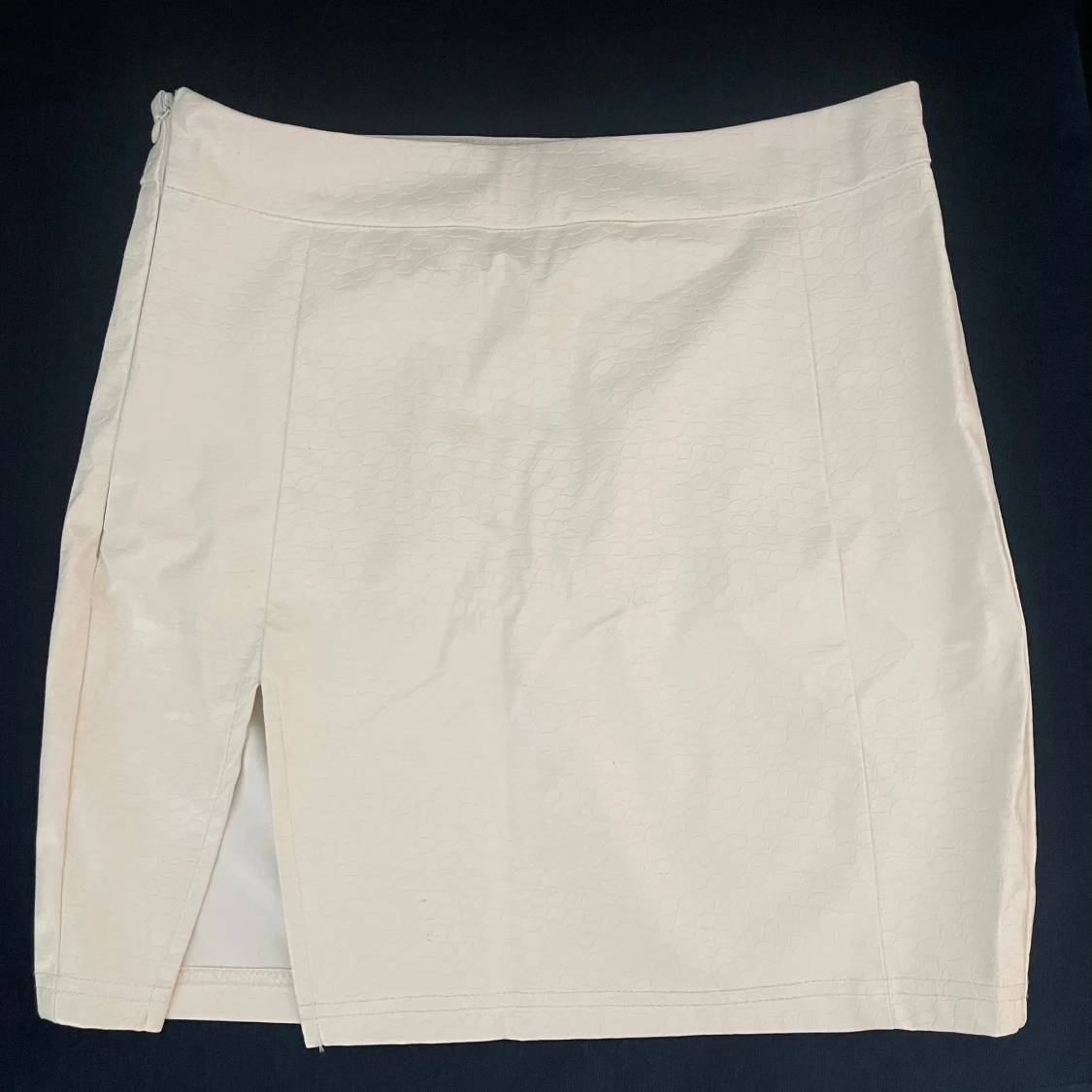 Vit kjol med slits - 1