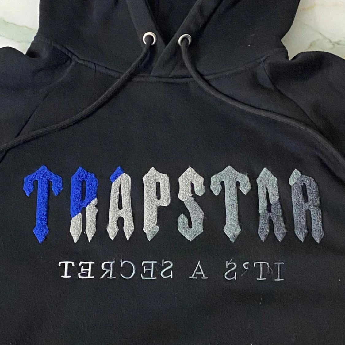Svart hoodie från Trapstar - 3
