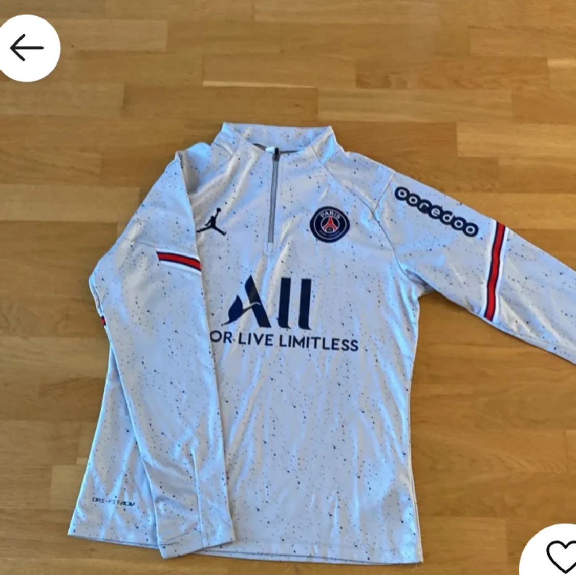 Vit långärmad träningströja från Nike - 1