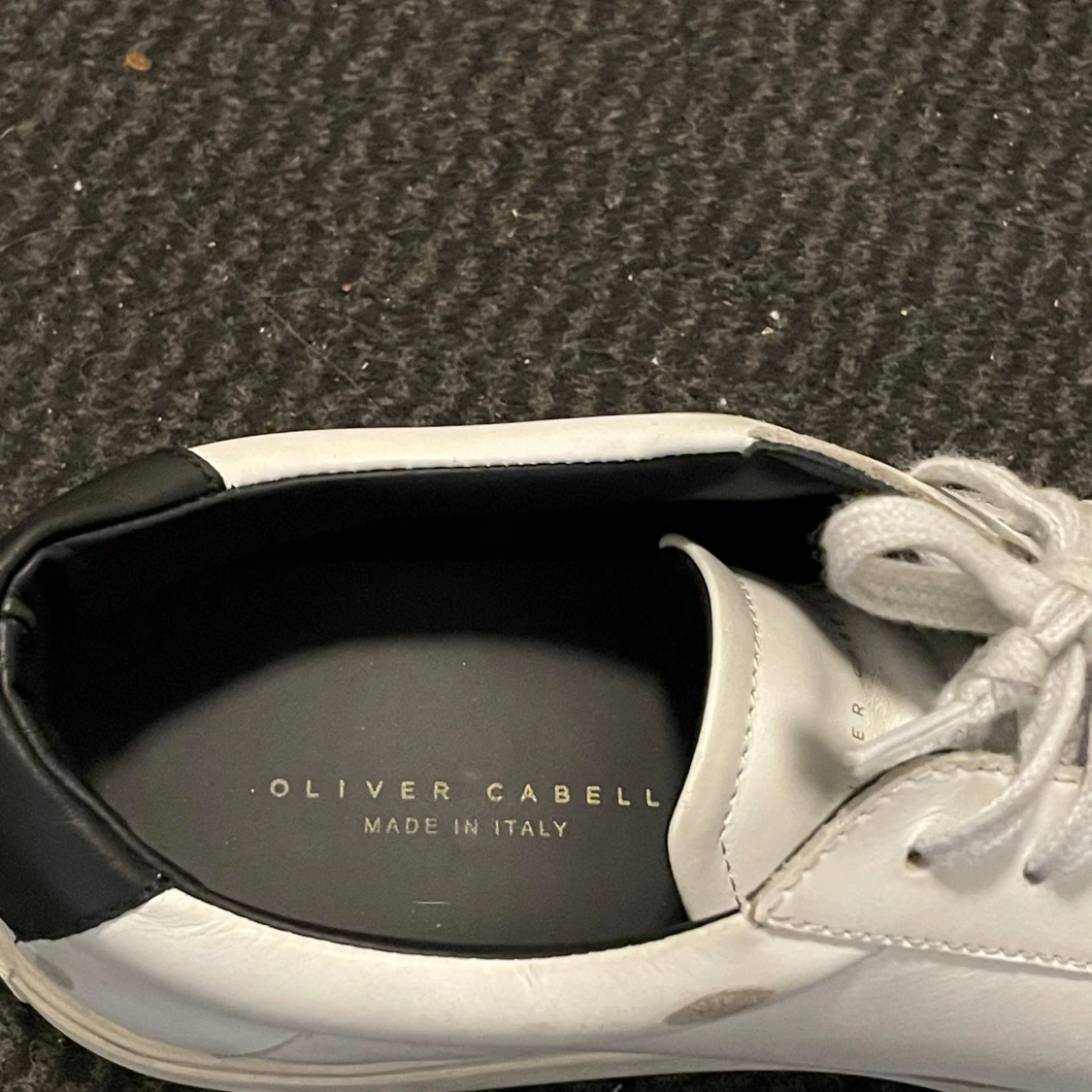 Oliver Cabell Low 1 - 3