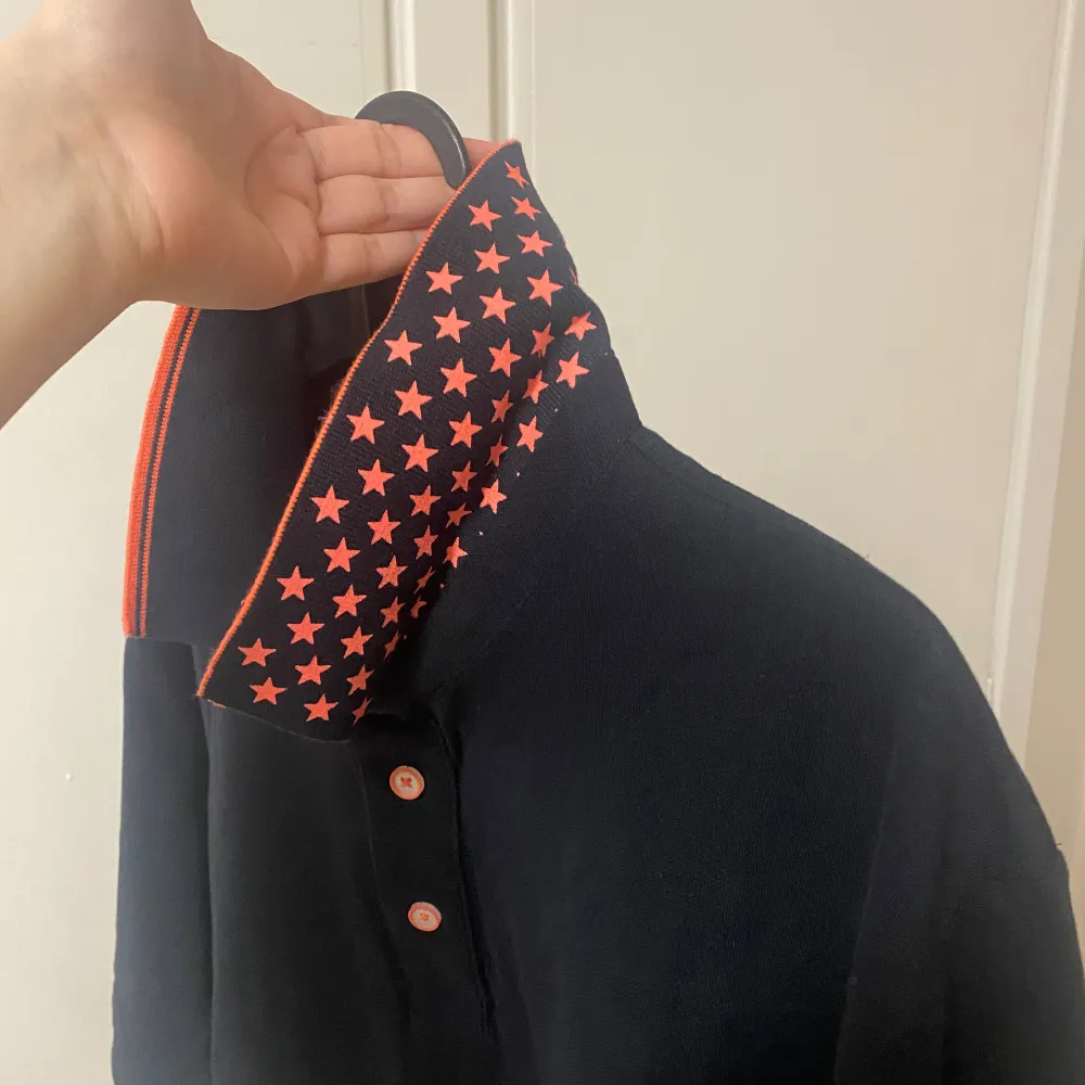 Ny, oanvänd tröja köpt från Zalando och returperioden har passerat.. T-paidat.