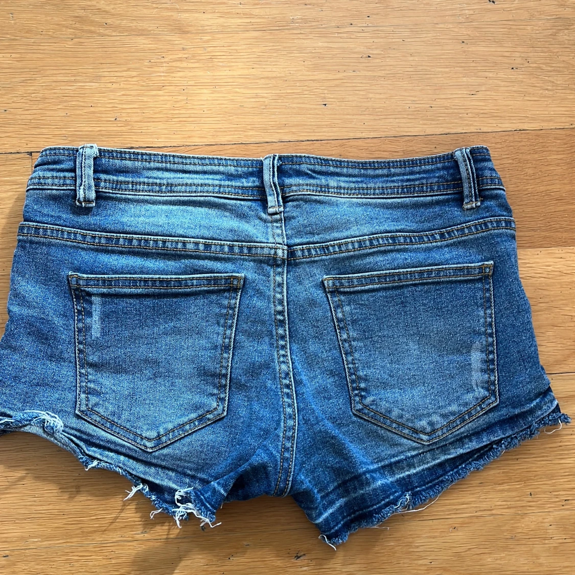 Blå jeansshorts från Noisy May - 1