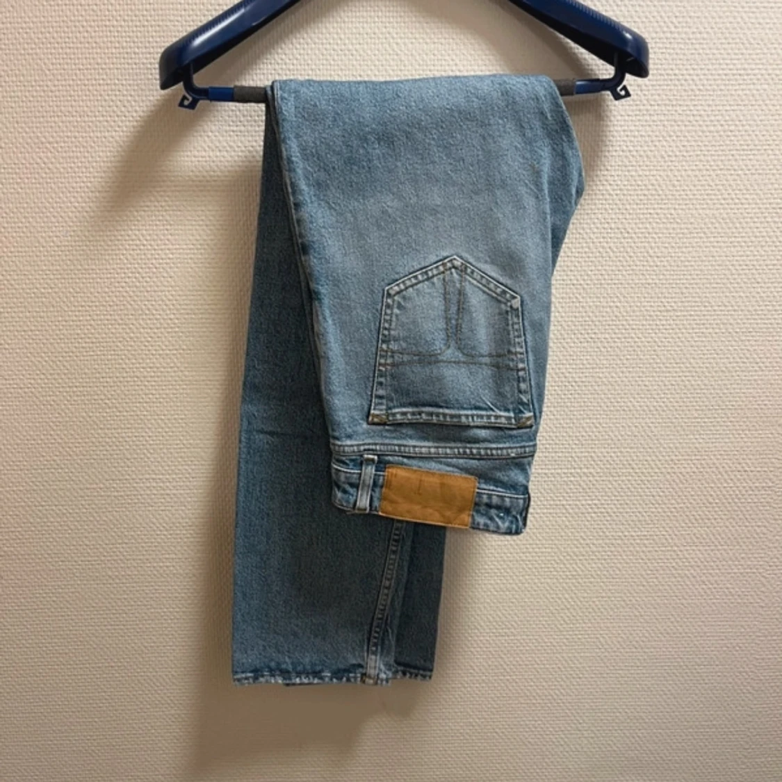 Blå jeans från Tiger of Sweden