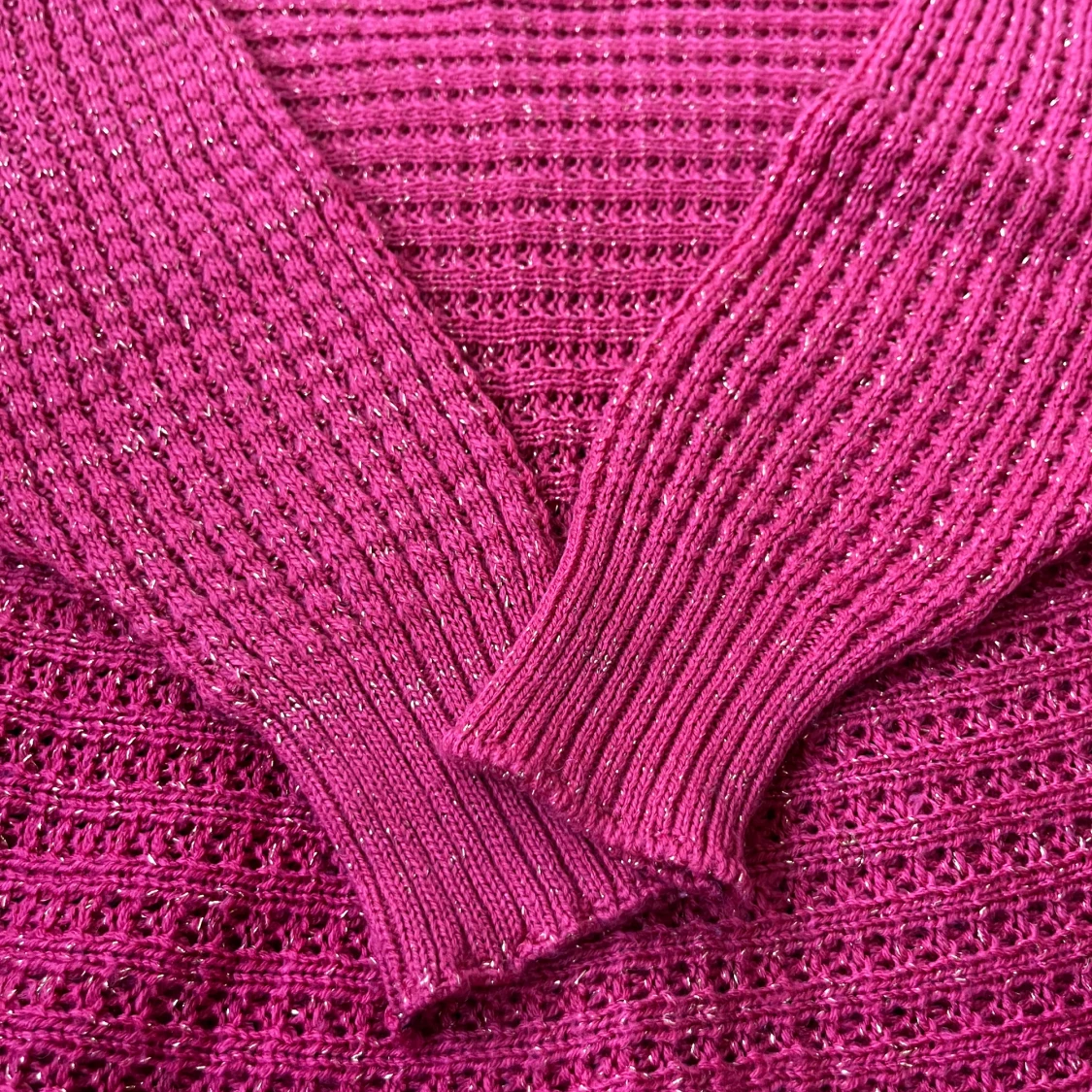 Glittrig rosa stickad tröja - 1