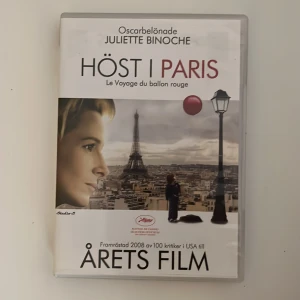 Höst i Paris - En hyllad film med Juliette Binoche, där Paris och en mystisk röd ballong står i centrum. Perfekt för dig som gillar känslosamma berättelser, vackra miljöer och djupa relationer. En visuell och poetisk upplevelse som berör och inspirerar.