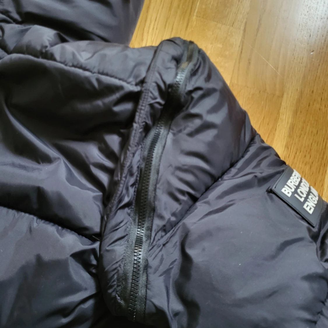 Svart pufferjacka från Burberry London - 3