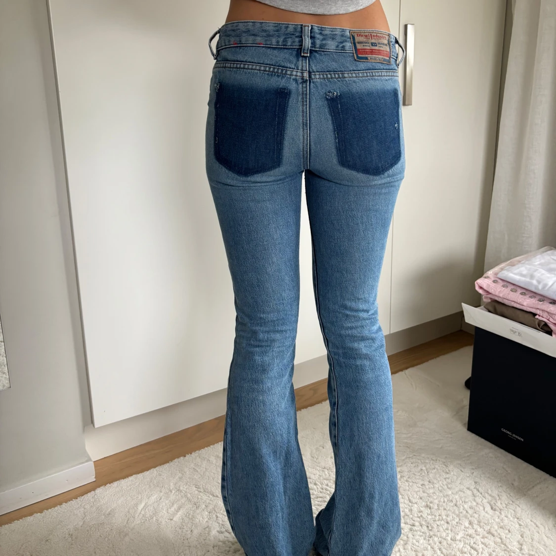 Blå bootcut jeans från Diesel
