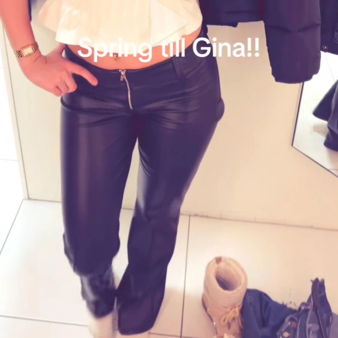 Svarta skinnbyxor från Gina - 1