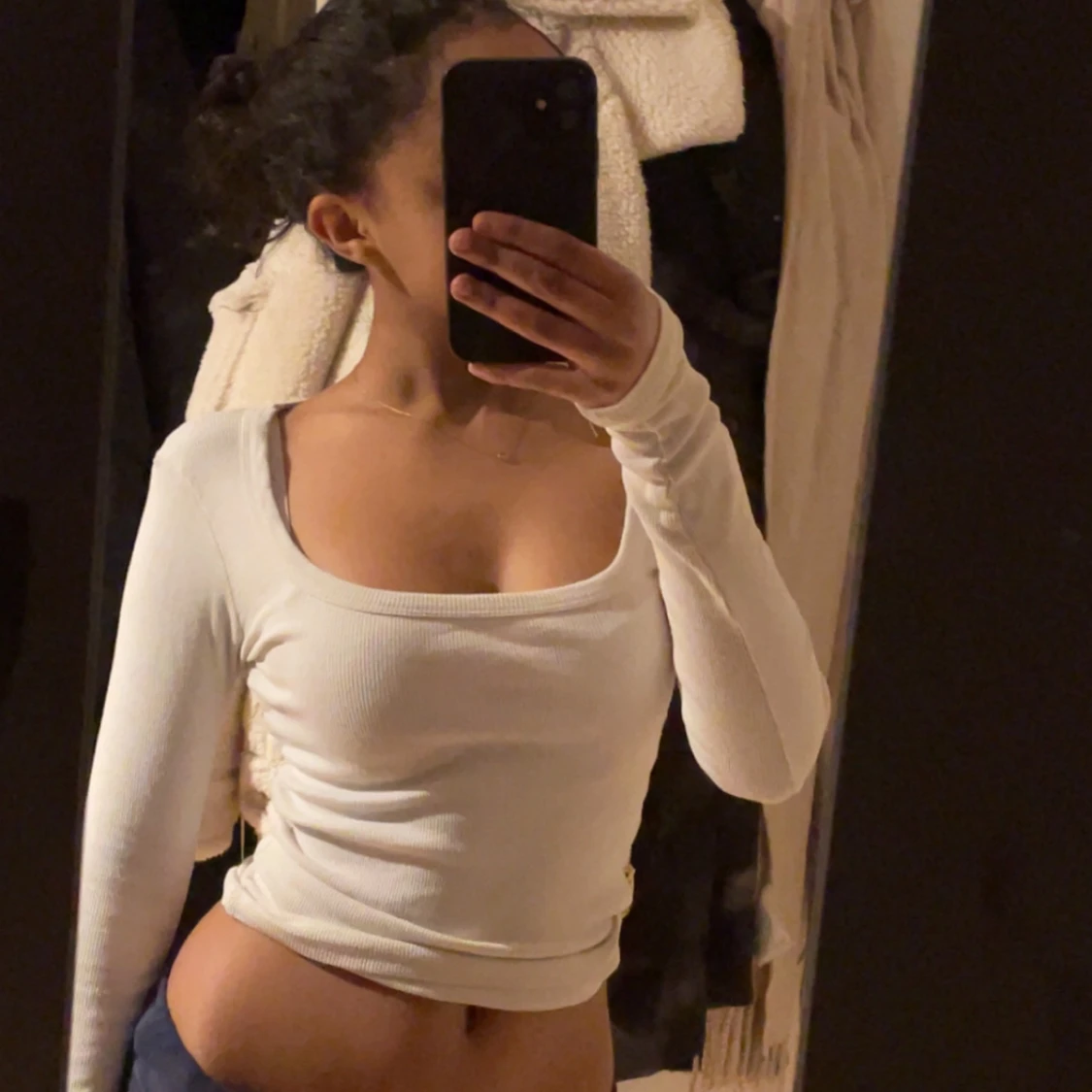 Vit ribbad långärmad topp