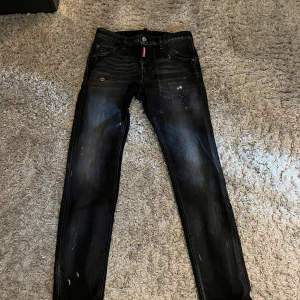 Dsquared jeans  - Feta dsq jeans i strl 14y slimm fit  jag köpte dem i våras