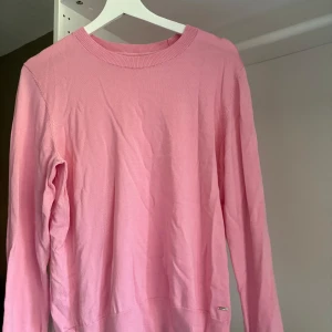 Ljusrosa stickad tröja - Tröja från Lindex