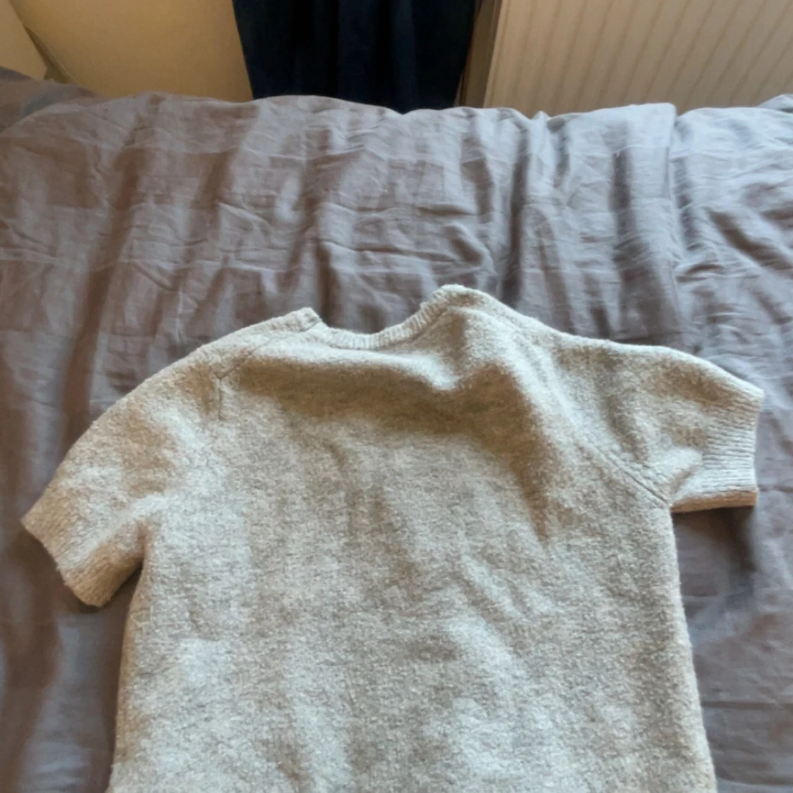 Grå stickad t-shirt från Zara - 1