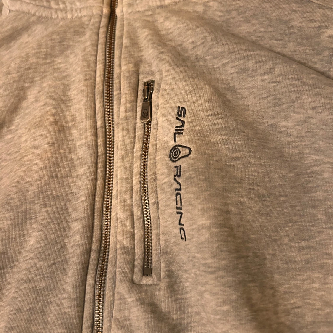 Ljusgrå hoodie från Sail Racing XS - 1