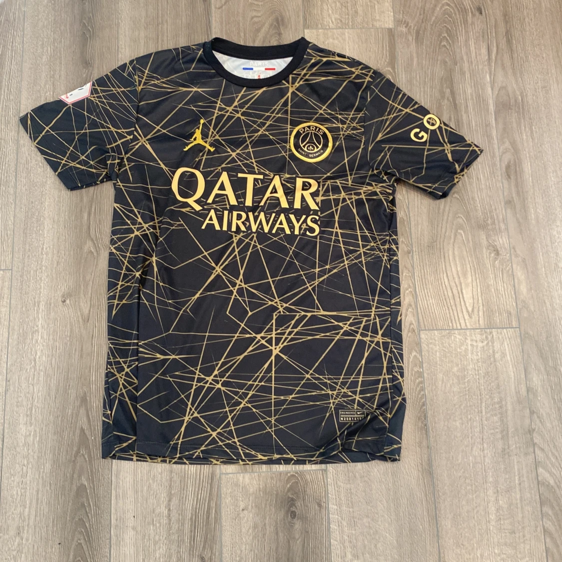 PSG x Jordan svart/guld matchtröja